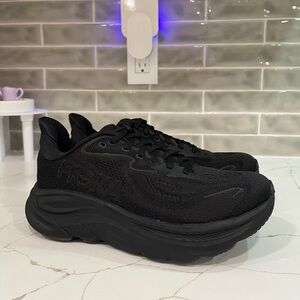 Hoka Clifton 10 WIDE Running Shoes. Women’s Size 6.5D Color Black